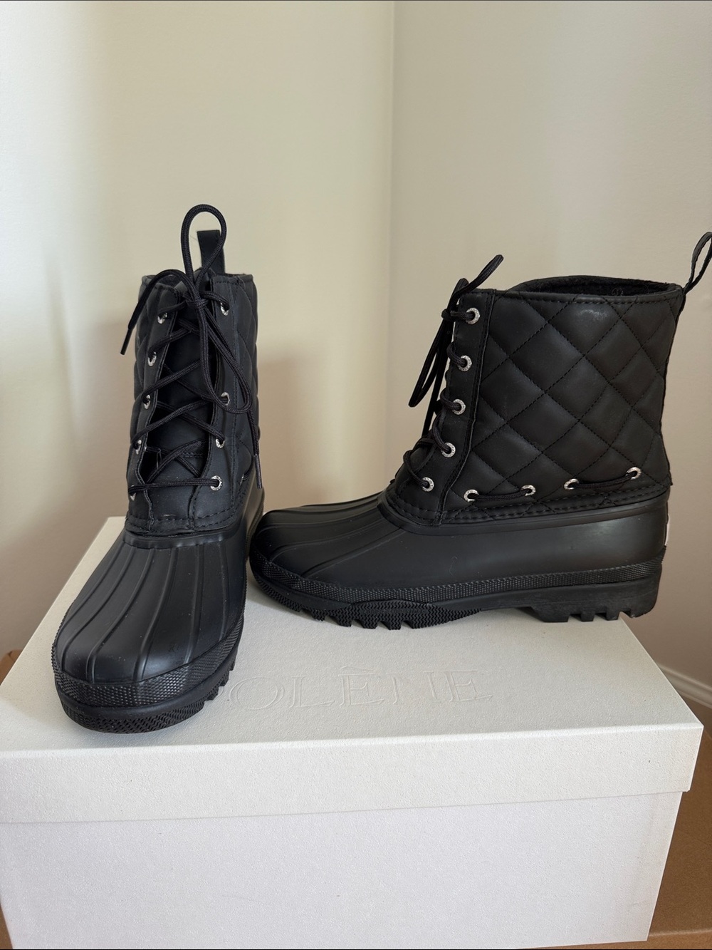 Sperry Black Quilted Lace-Up Winter Rain Boots